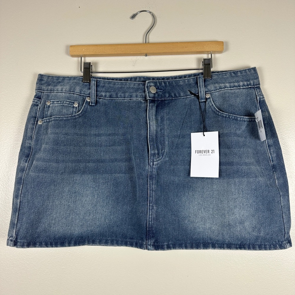 Forever 21 Women's 2X Mini Skirt Blue Denim Bow Graphic NEW‎